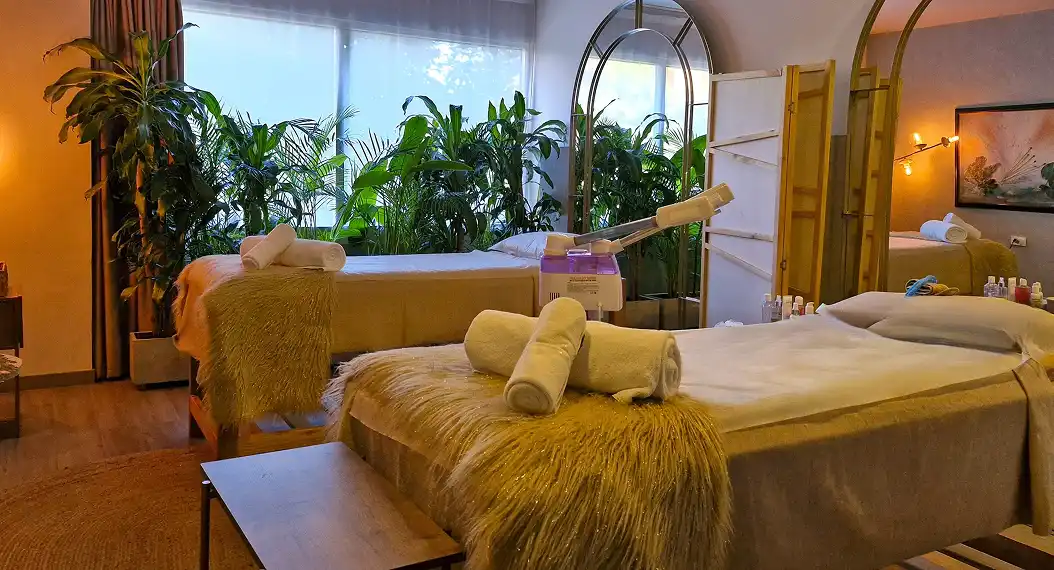 V Grand Hotel Medellín - Purpose 11