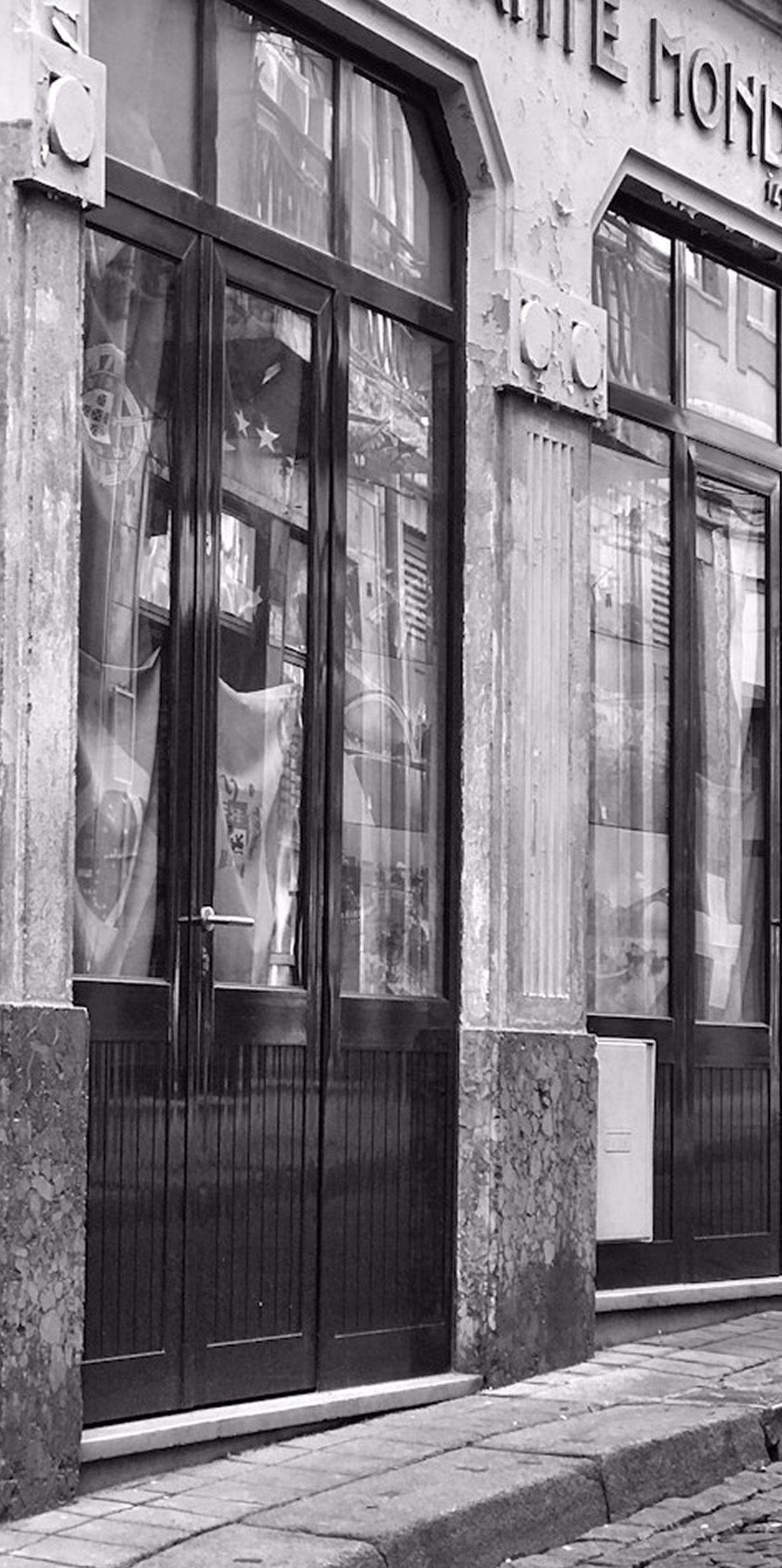 Tres Generaciones Section One 4